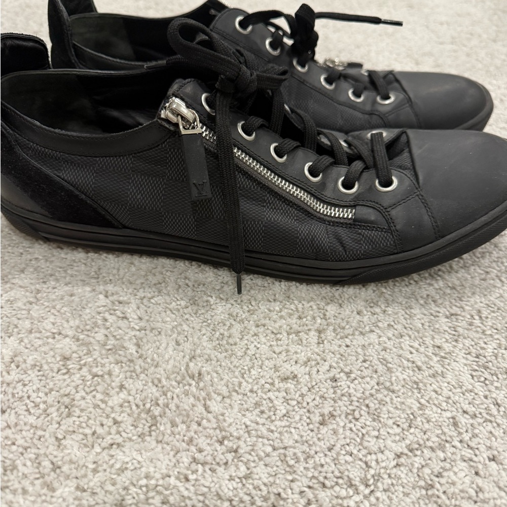 Louis Vuitton Black Men's Sneakers with Zipper Detail - Picture 7 of 7